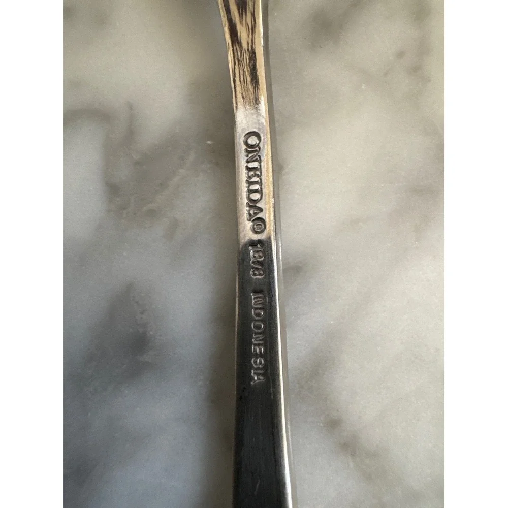 Oneida Minuteman Colonial Boston 18/8 Stainless Soup Spoon & Butter Spreader Set